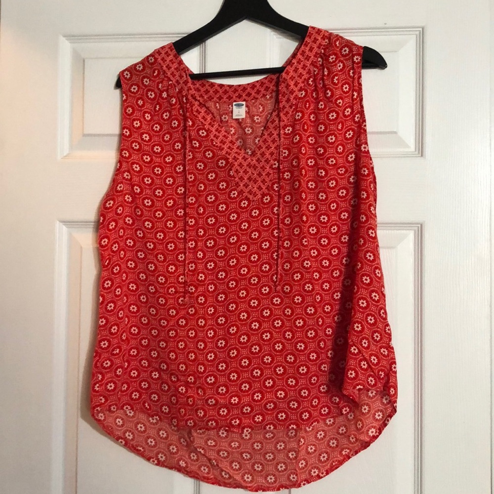 Old navy red and white print sleeveless blouse